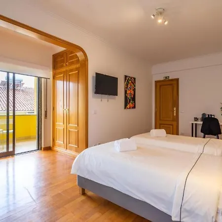 Kubata Hill Apartamento T2 Parede