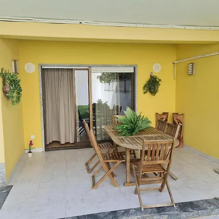 Kubata Hill Apartamento T2 Parede